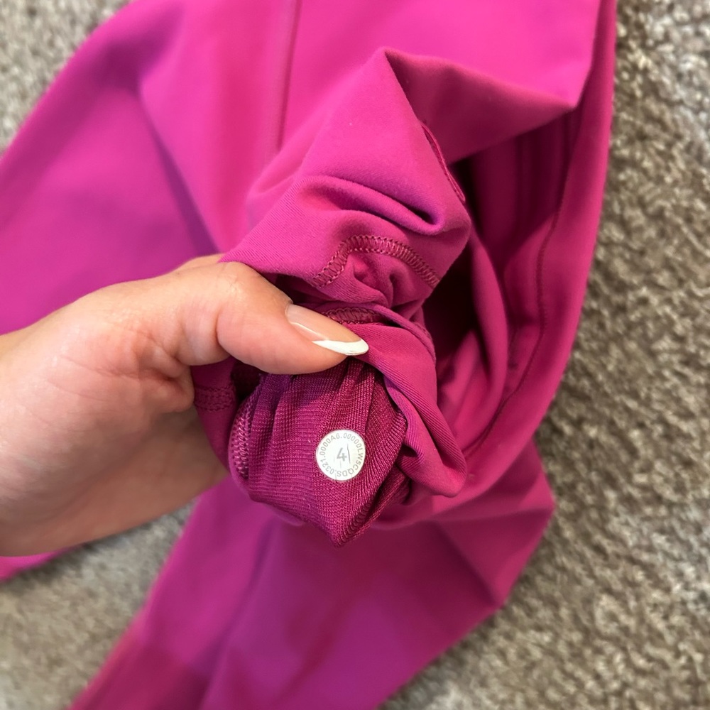 Wunder Train 25” In Ripened Raspberry - image 2